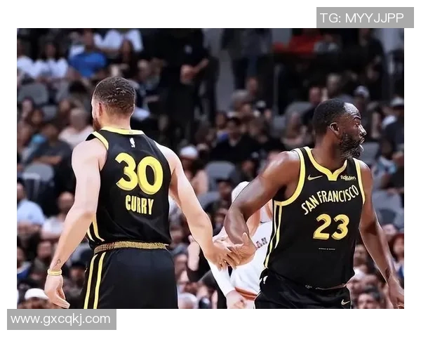 勇士队在2月28日的比赛中迎战强敌,期待精彩对决与球员表现 勇士队在2月28日的比赛中迎战强敌,期待精彩对决与球员表现